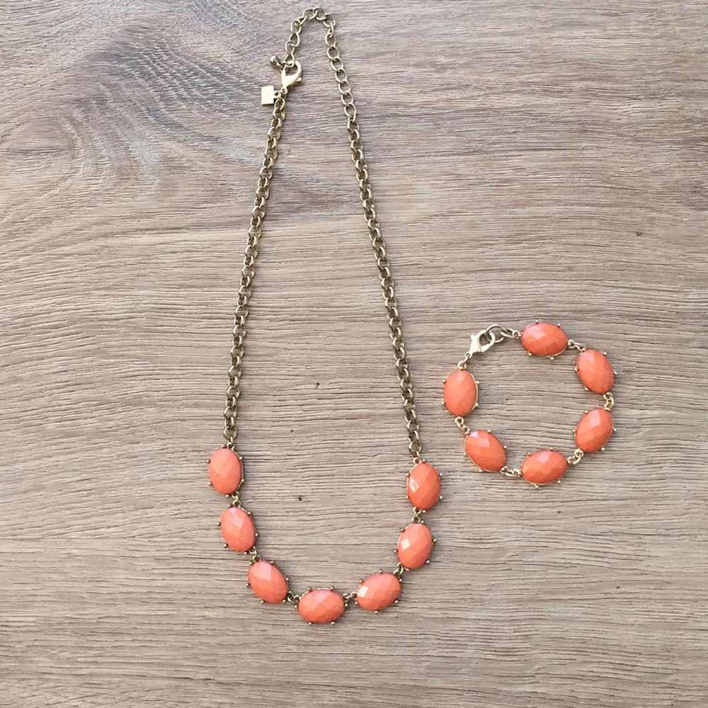 Banana Republic gold tone necklace & bracelet